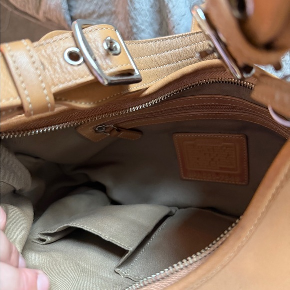 Coach 7548 Hamptons Hobo Shoulder Bag - Picture 8 of 9